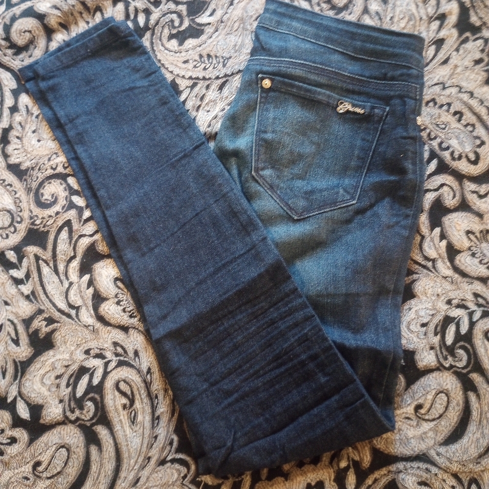 GUESS Medium Wash Low Rise Jeggings
